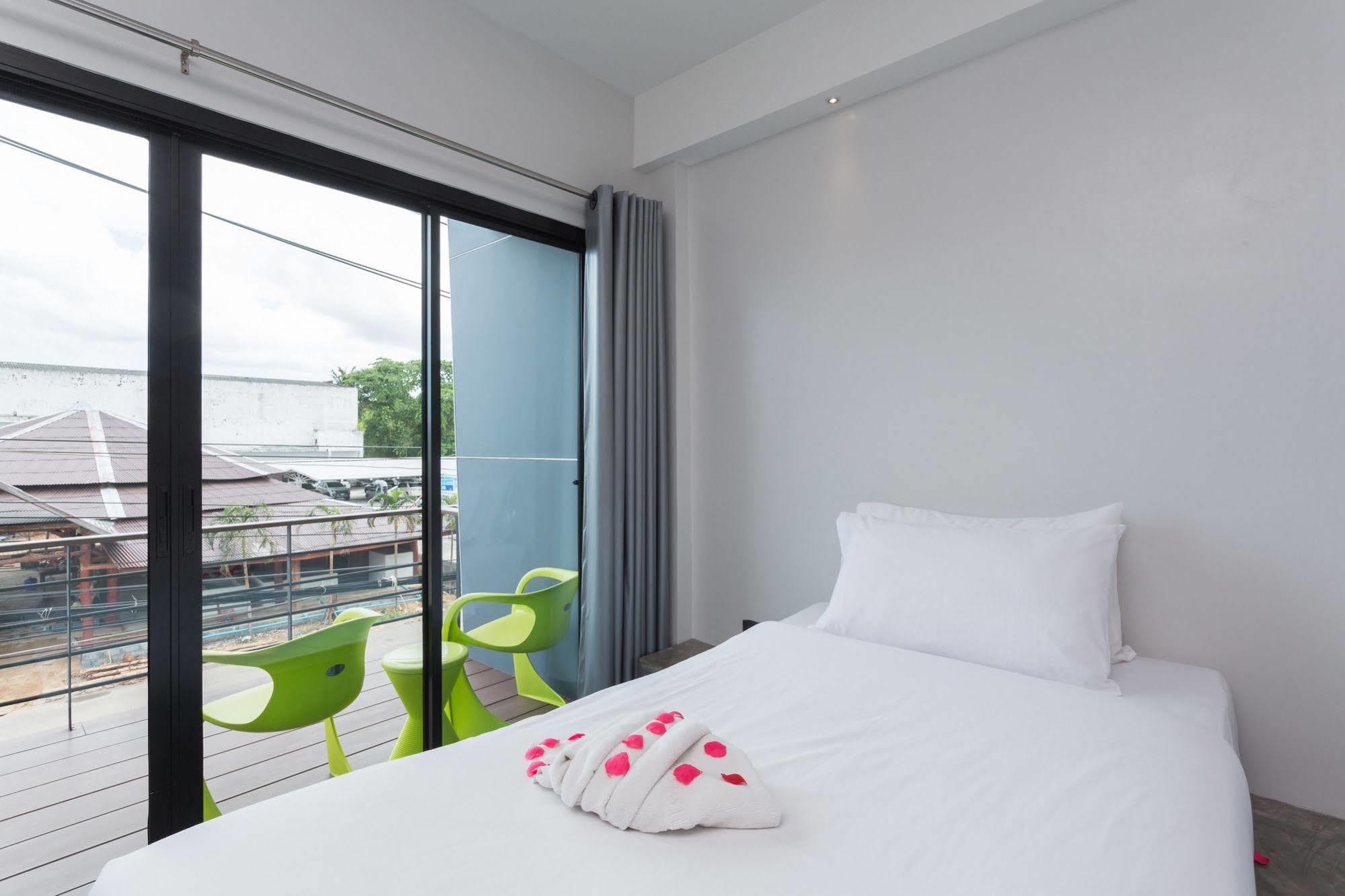 Riverside Hotel Krabi town Екстериор снимка